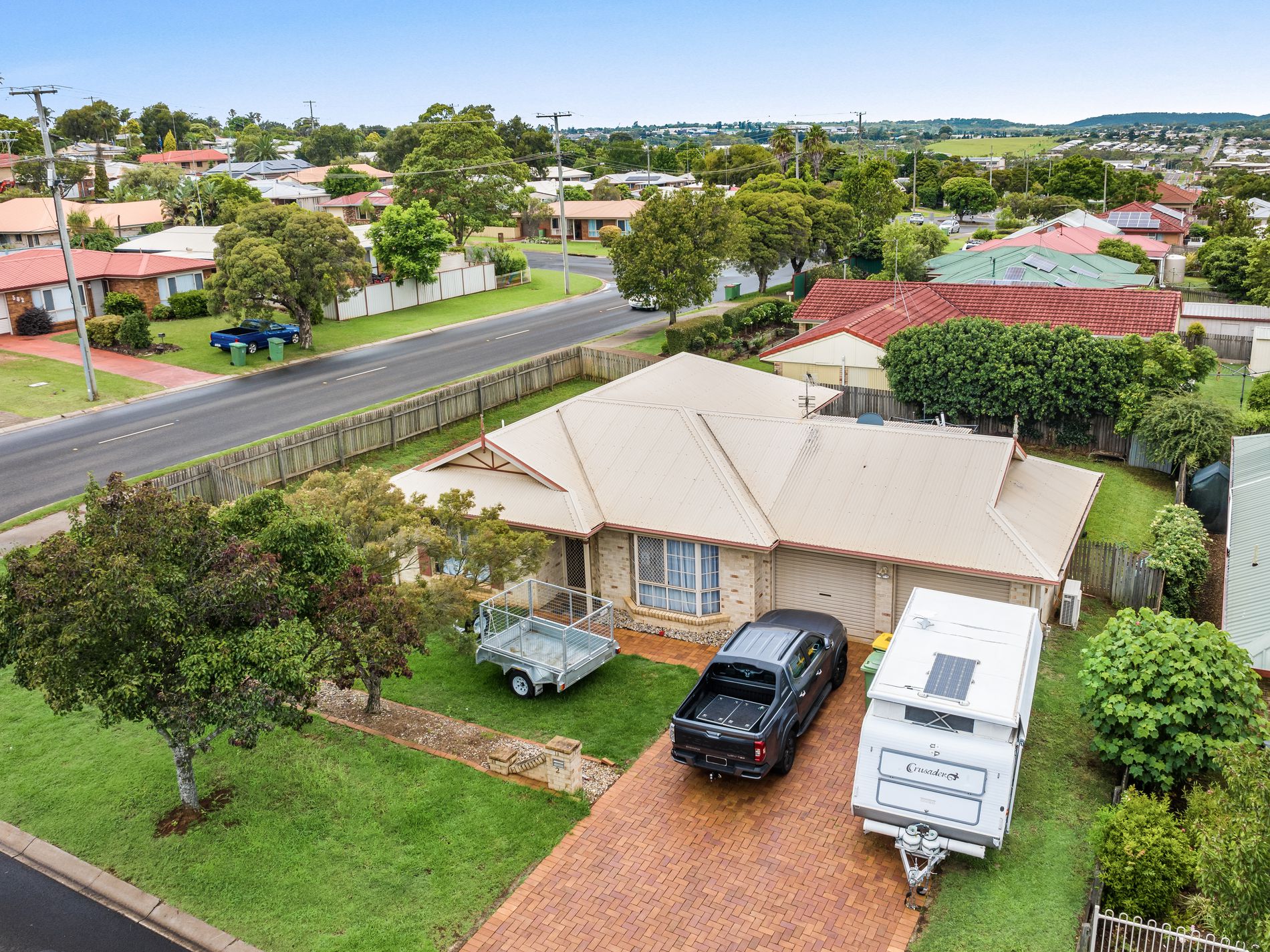 2 Gainsborough Drive, Glenvale Hot Property