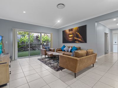 33 Impeccable Circuit, Coomera Waters