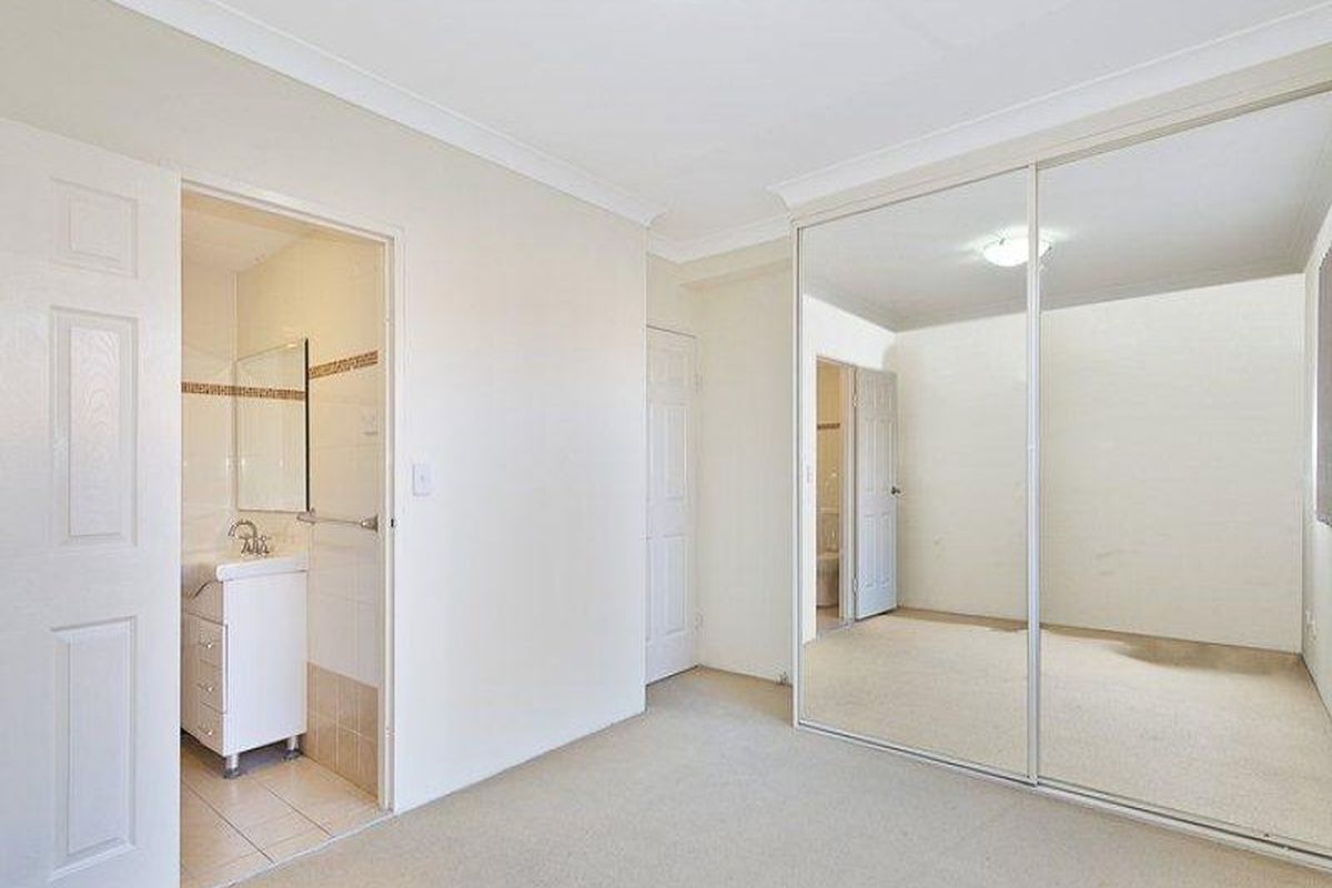 9 / 11 Crane Street, Homebush