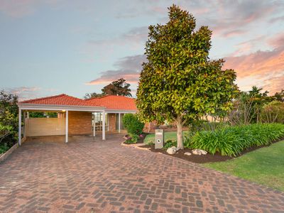 48 Lucraft Gardens, Winthrop