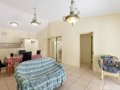 1 / 77-81 Freshwater Street, Torquay