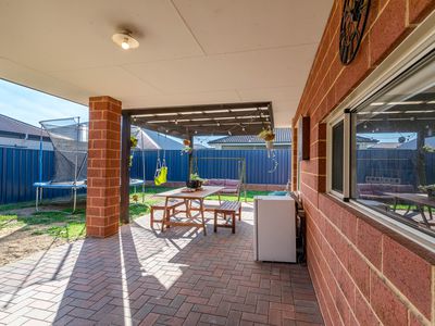 21 Sarsaparilla Ramble, Byford