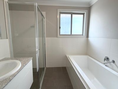 50 Lowndes Drive, Oran Park