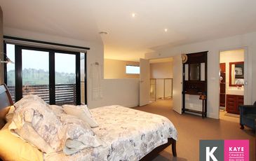 10 North Hidden Valley Circuit, Beaconsfield