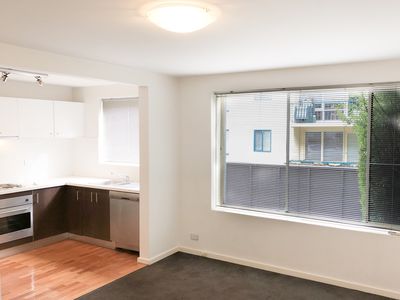 4 / 12 Farnham Court, Flemington