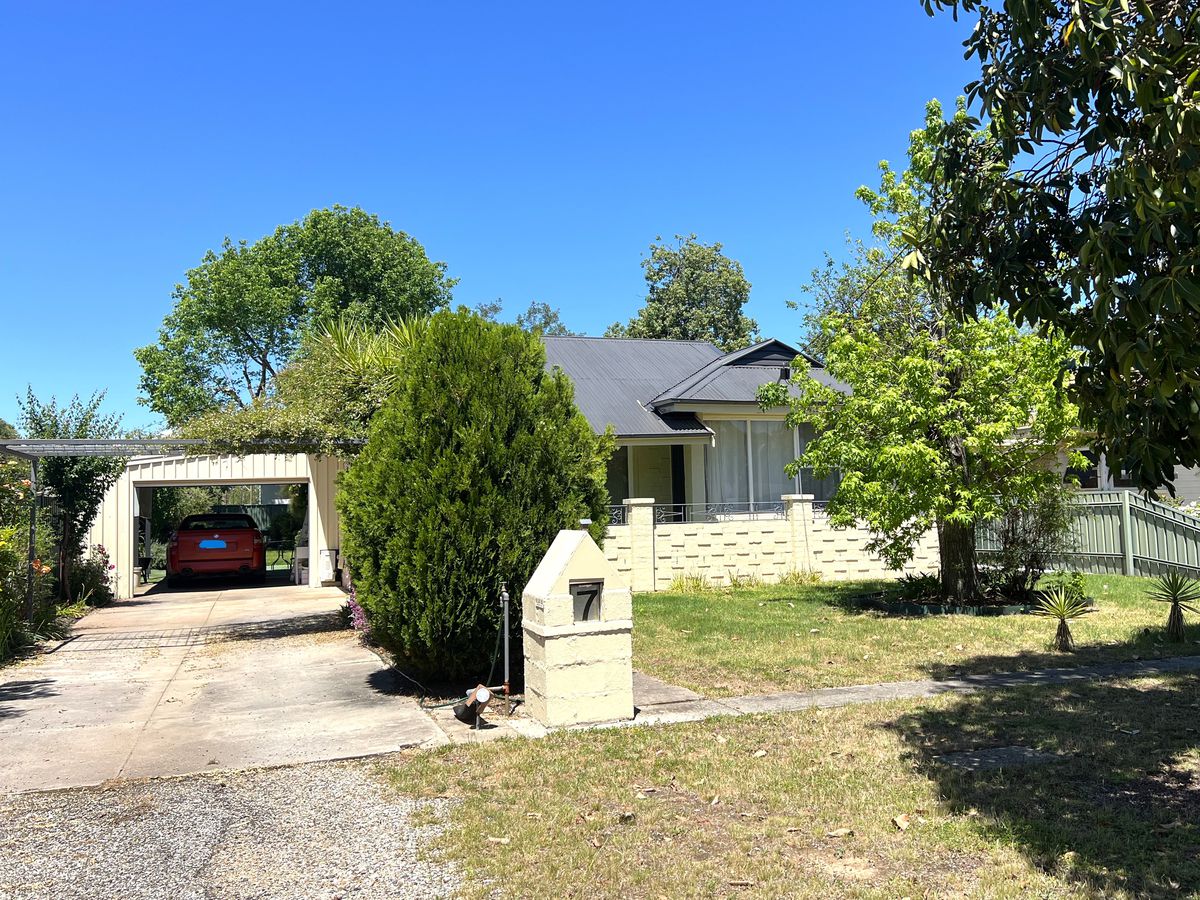 7 Amos Avenue, Benalla