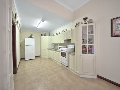 20 Toby Place, Razorback