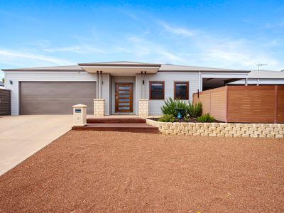 2 Pirring Way, Hannans