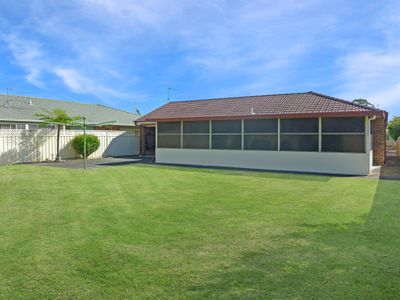 18 Bright Street, Forster