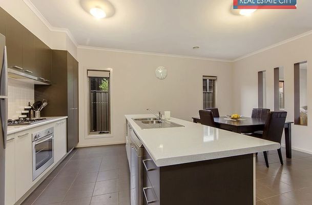 10 Highbury Circuit, Craigieburn