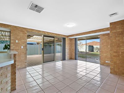 122 Glencoe Loop, Kinross