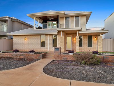 102 Aslett Drive, Karlkurla