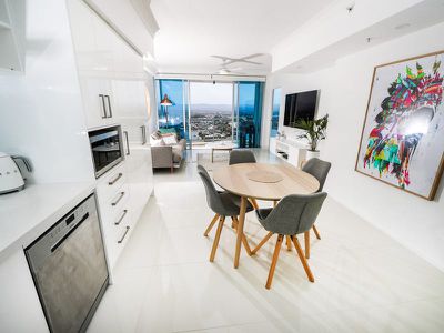 3247 / 23 Ferny Avenue, Surfers Paradise