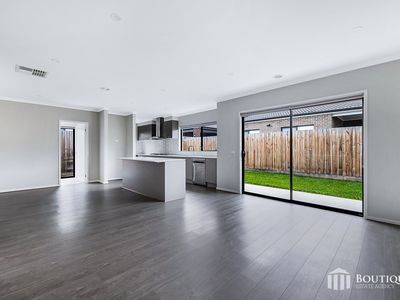 73 Rossiter Retreat, Cranbourne North