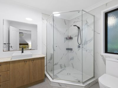 13 Cliff Close, Wakerley