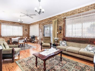 16 Robinson Street, Eastlakes