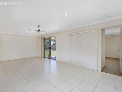 27 Topaz Circuit, Urangan