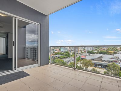 806 / 11 Playfield Street, Chermside