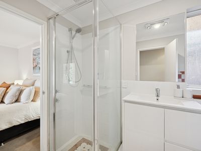 2 / 106 Royal Street, Tuart Hill