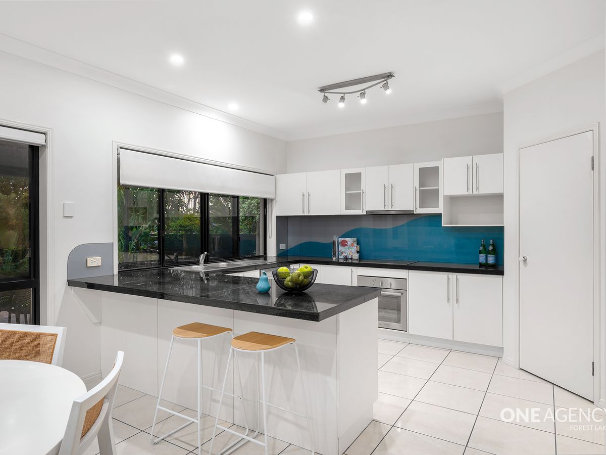 192 Lakeside Avenue, Springfield Lakes