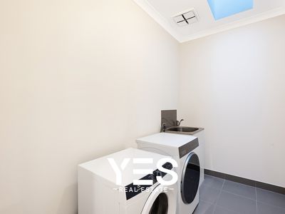 37 St Clair Avenue, Cranbourne West