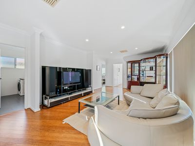 1 Berndt Grove, Winthrop