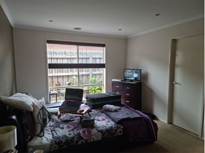 5 Cuthbert Ave, Truganina