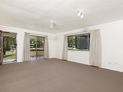 15 Landsborough Street, Rochedale South