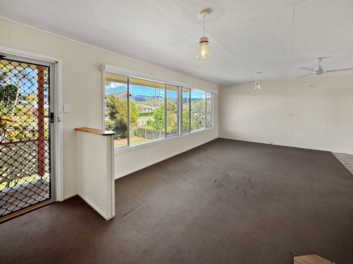 6 CANOPUS CIRCUIT, Atherton