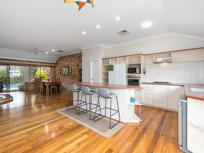 8 Bardoc Way, Greenfields