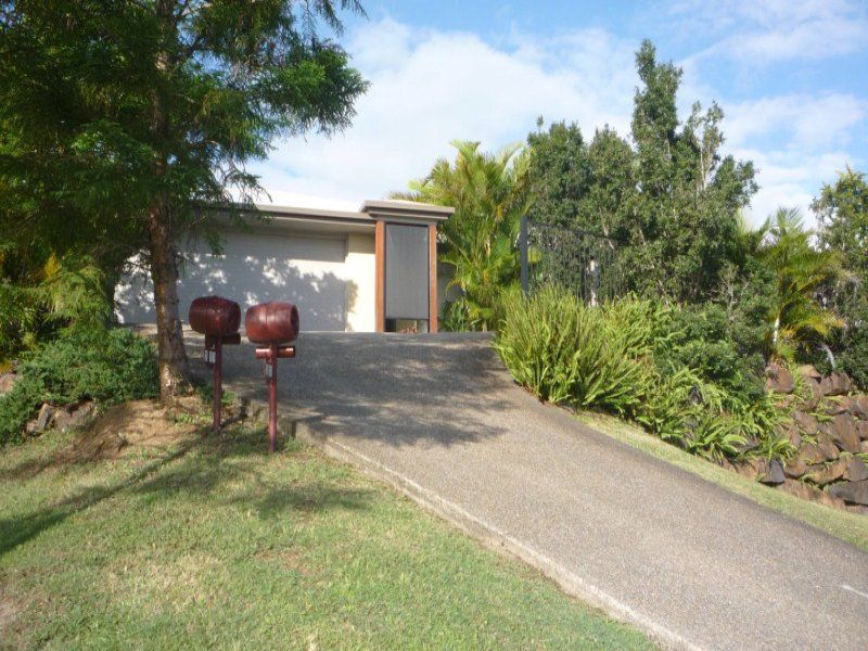 2 / 11 Pritchard Court, Pacific Pines