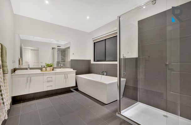 22 Bologna Crescent, Greenvale