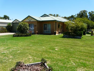 1-2 Lorelle Court, Tocumwal