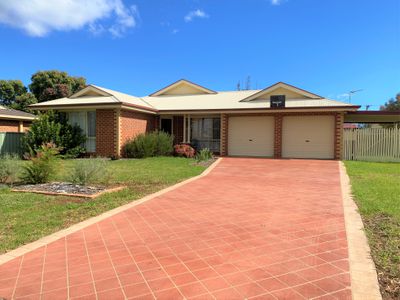 6 Tulloch Place, Dubbo