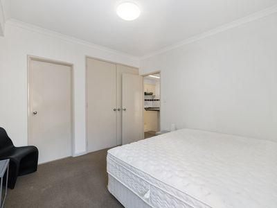 9 / 11 Regal Place, East Perth