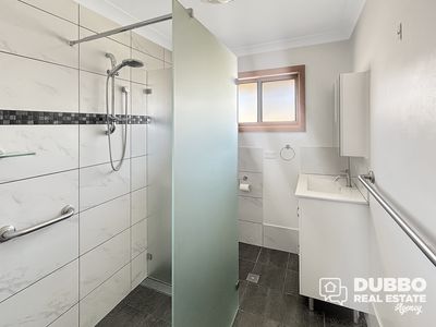 5A Rainbow Place, Dubbo