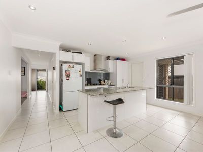 6 Kylah Court, Yamanto