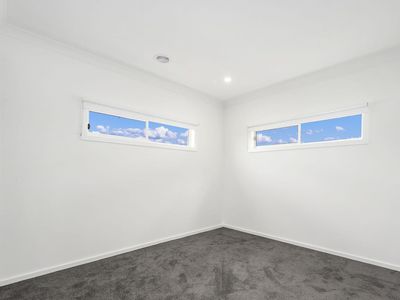 20 Lenigas Crescent, Manor Lakes