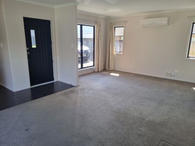 9 Christobel Circle, Huntington