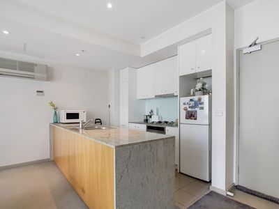 1201 / 270 King, Melbourne