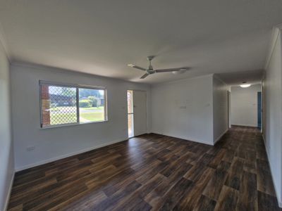 7 Armstrong Street, Atherton