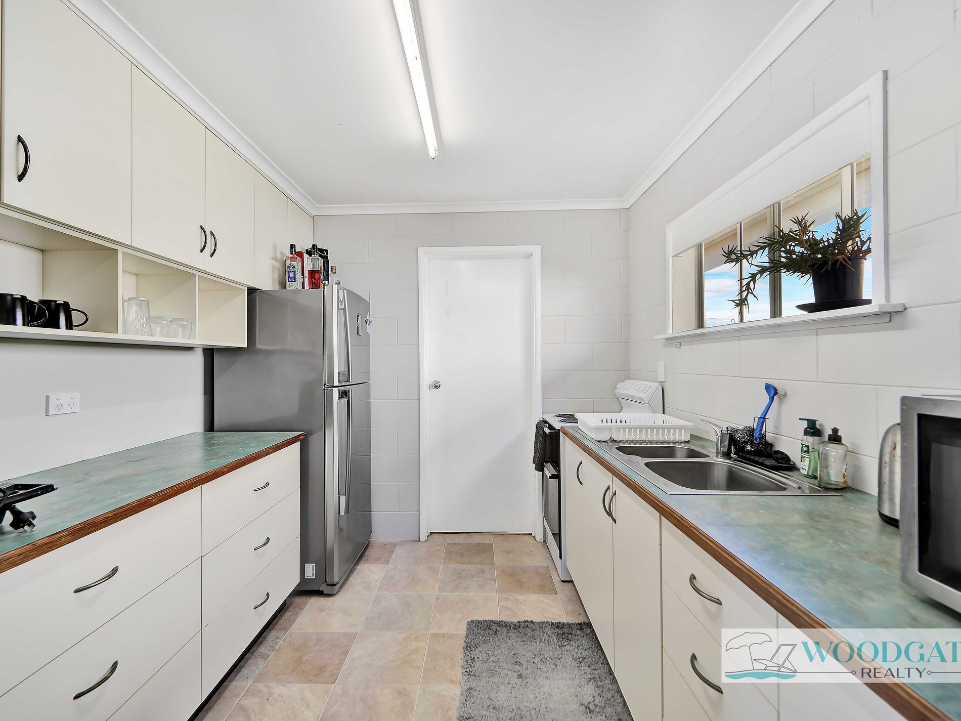 104 Esplanade, Woodgate