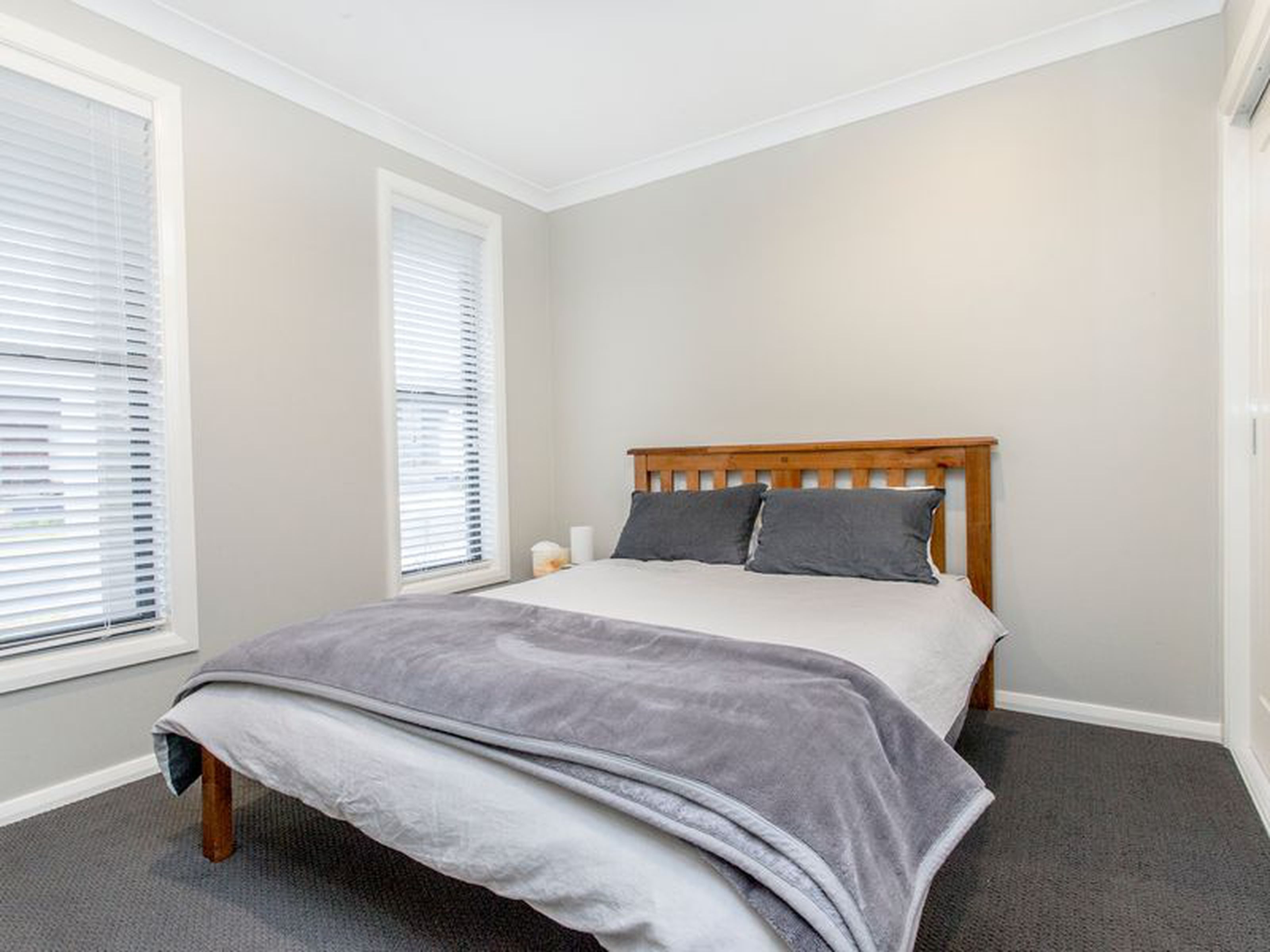 9 James Riley Drive, GLENMORE PARK
