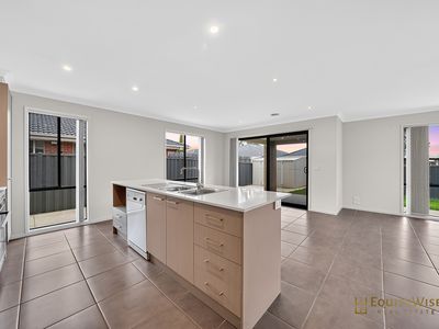 59 Kinglake Drive, Manor Lakes