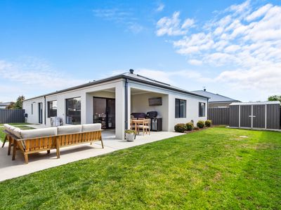 29 Swan Lake Drive, Sale