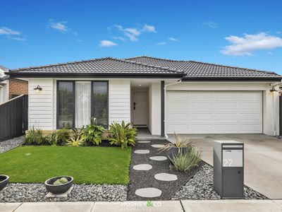 22 Moonstone Crescent, Cranbourne East