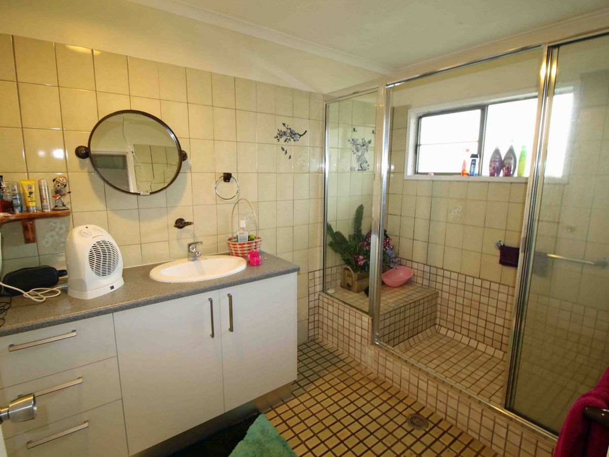 23 Putt St, Atherton