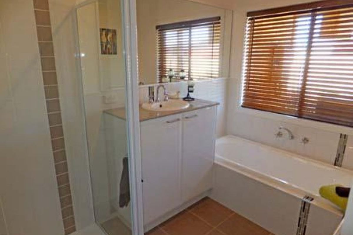 6 McLennan Close, Kyabram