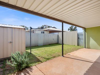 2 / 2 Burkett Dr, Hannans