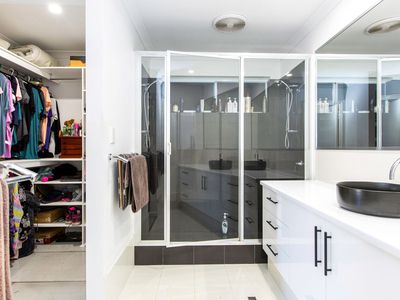 11 Kambany Approach, Dalyellup